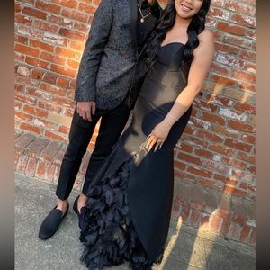 brand - La Camille , amazing dress very comfortable and lightweight